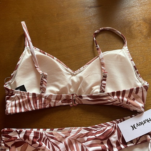 Hurley 2 piece bathing suit - Picture 5 of 6